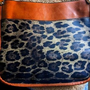 New vegan leather Leopard purse